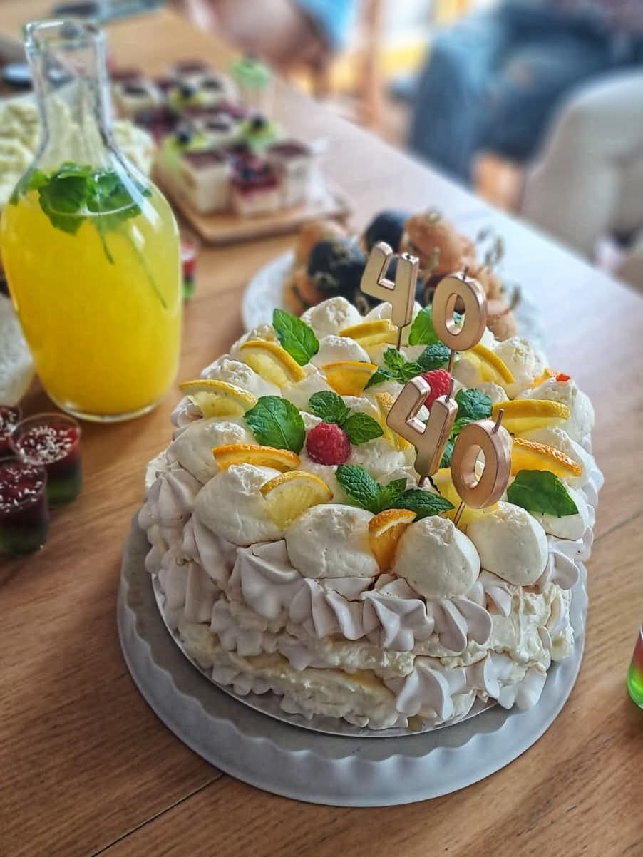 Urodzinowy tort bezowy Szczecin